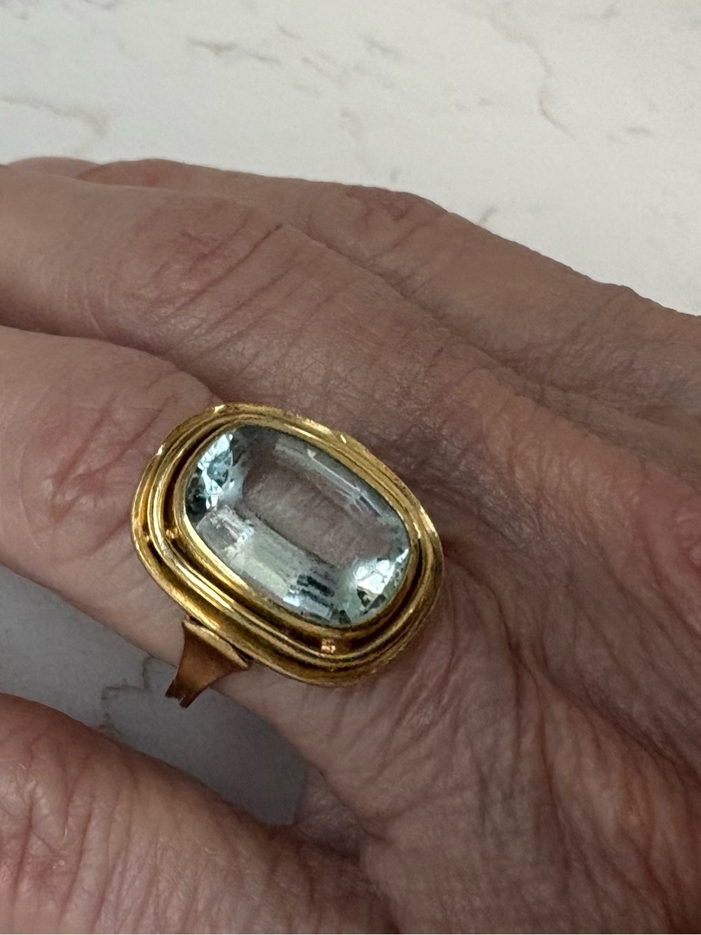 Estate Jewelry Ladies
Pale Aquamarine Ring
14K Yellow Gold Size 6.5